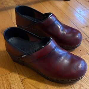 Dansko Burgundy Maroon Professional Leather Mules Clogs 36